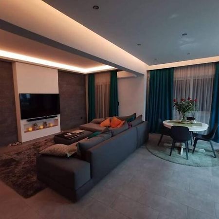 Live Minimal Apartment Athena Bagian luar foto