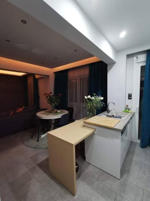 Live Minimal Apartment Athena Bagian luar foto