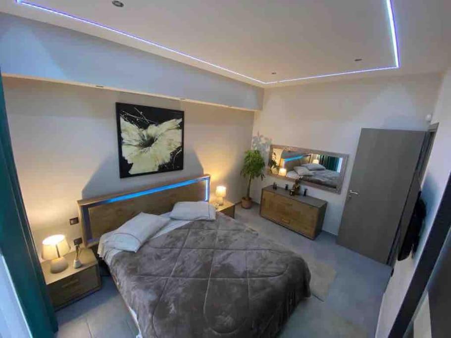 Live Minimal Apartment Athena Bagian luar foto
