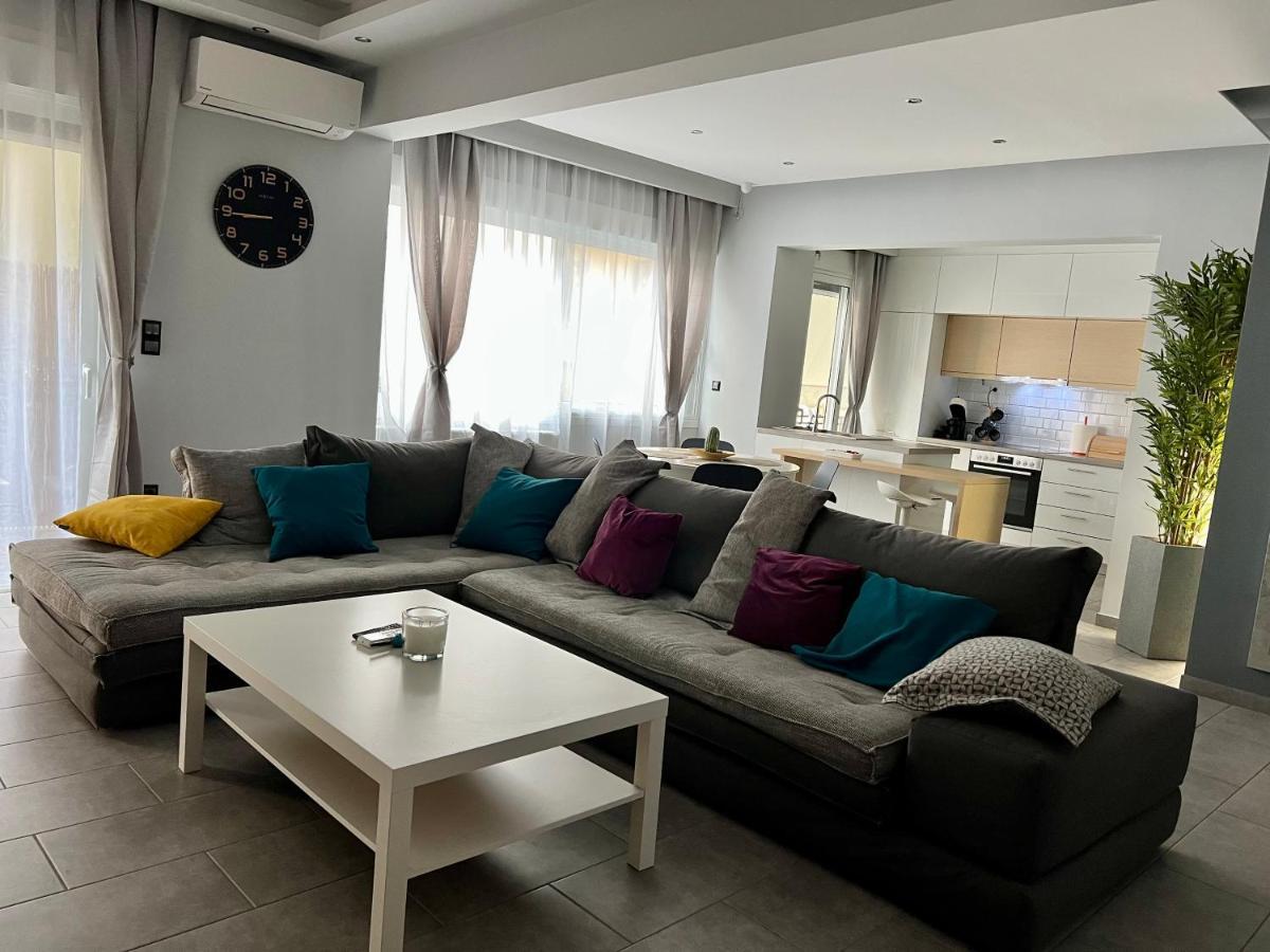 Live Minimal Apartment Athena Bagian luar foto