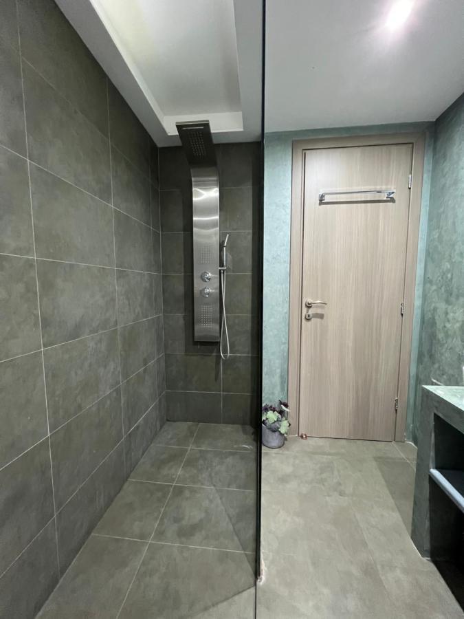 Live Minimal Apartment Athena Bagian luar foto