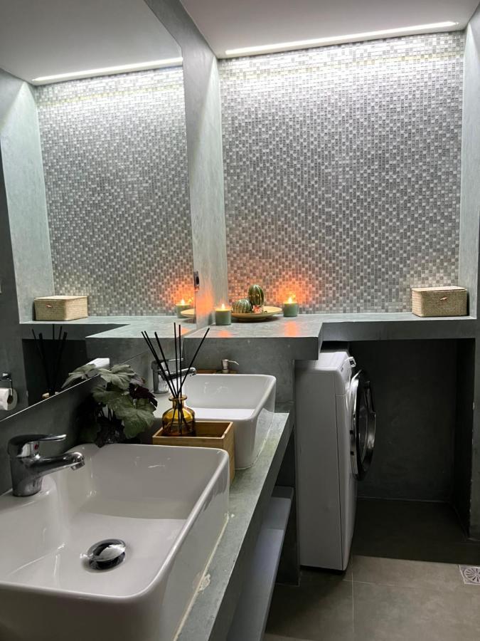 Live Minimal Apartment Athena Bagian luar foto